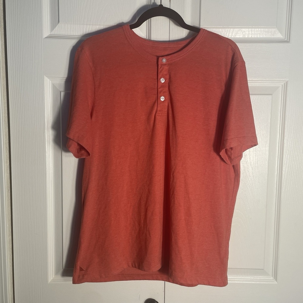 UNTUCKit Jericho Shirt Men Red Henley Short Sleeve Cotton Blend Casual Tee 40028